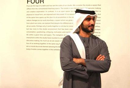 ماجد بن محمد يشهد معرض "أربعة" لطالبات الجامعة الأمريكية بدبي  